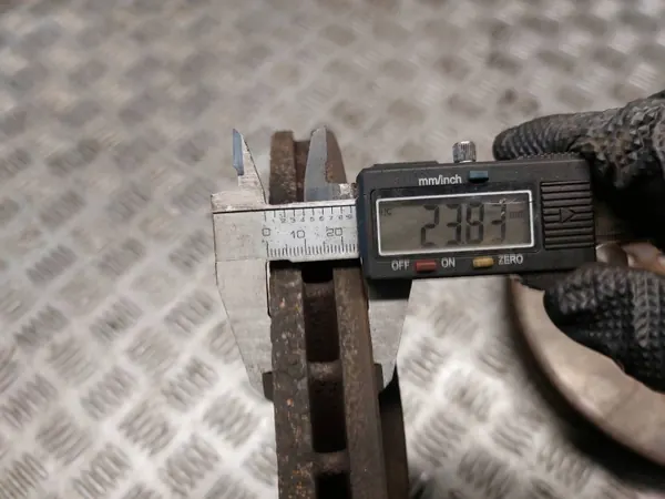 Gebrauchte Bremscheiben Vorne + Beläge + Rechter Bremssattel image 8