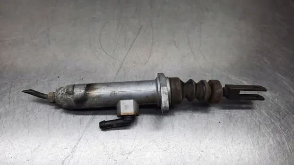 Kytkinpumppu Audi 80 B3 1.6B 893721401B image 2