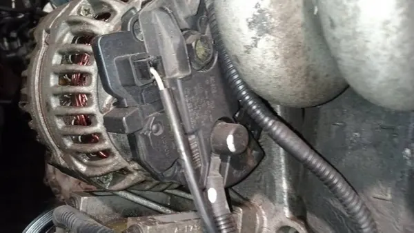 Volvo V40 Generaattori 2004 1.8L 8676498 image 3