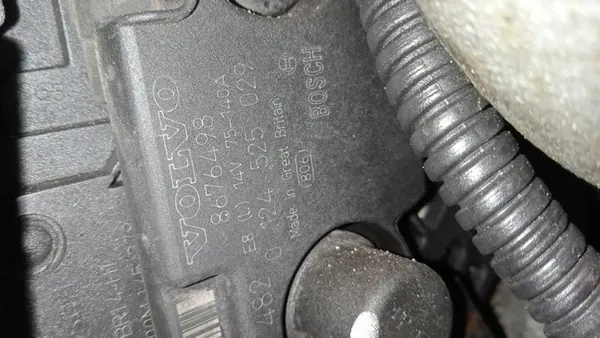 Volvo V40 Generaattori 2004 1.8L 8676498 image 4