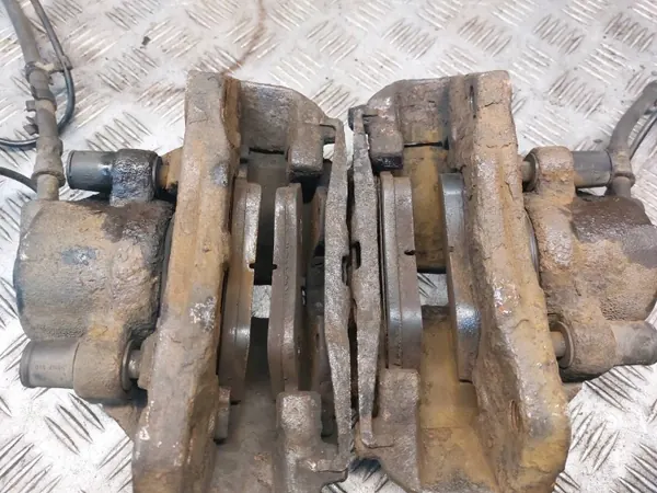 Gebrauchte Bremscheiben + Beläge + Bremssättel VW LT 35 image 10