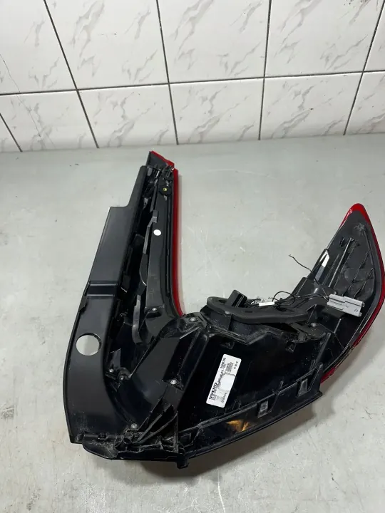 Volvo XC40 Farol traseiro esquerdo OEM 31446790 image 5