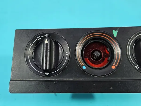 Console panneau ventilation Audi 80 B4 OEM IMPRK1592856 image 4