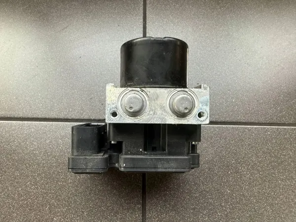 Pompe ABS OEM 06210904753 pour Mazda - Occasion image 3