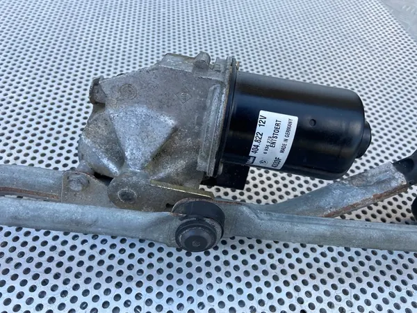 Etupyyhkijän mekanismi BMW E60 E61 E63 E64 03-10 OEM image 2