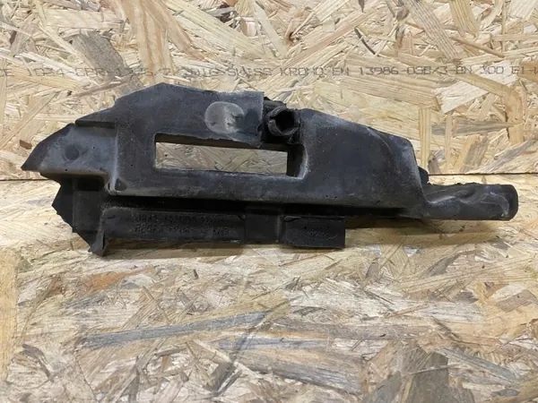 OEM J8A2-16A594-AD Stänkskärmsisolering höger image 4