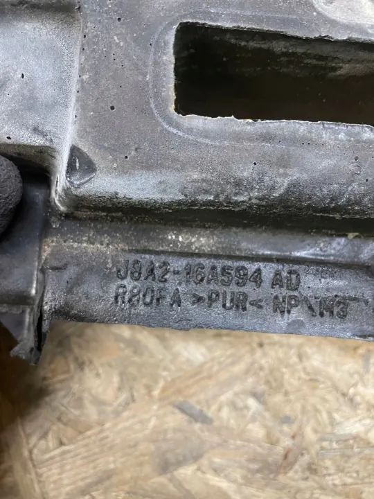 OEM J8A2-16A594-AD Stänkskärmsisolering höger image 5
