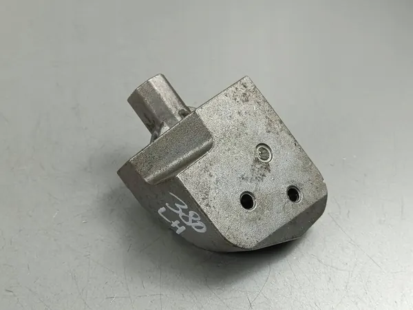 Suporte de escapamento Maserati Levante 2018 image 3