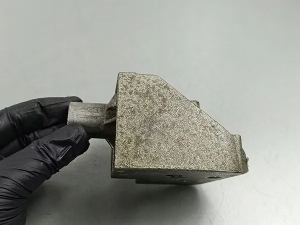 Suporte de escapamento Maserati Levante 2018 image 4