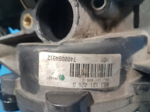 AUDI A5 8T 2.0 TFSI Vattenpump 06J121026G image 2