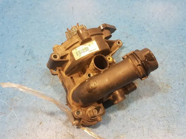 AUDI A5 8T 2.0 TFSI Vattenpump 06J121026G image 7