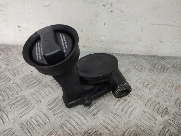 Bouchon de remplissage huile OEM 074115308C VW LT 2.5 TDI SDI image 2
