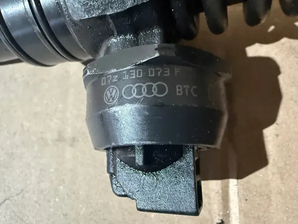 Injetor 07Z130073F VW T5 2.5 TDi image 2