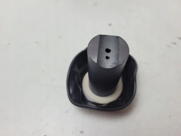 SUZUKI INTRUDER VS 1400 Kaasarin Kalvo OEM 13500-38A10 image 6