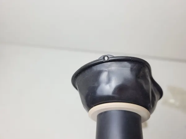SUZUKI INTRUDER VS 1400 Kaasarin Kalvo OEM 13500-38A10 image 7