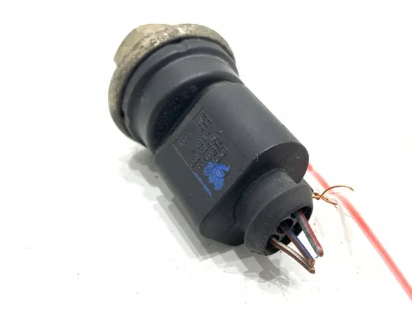 Capteur Climatisation OEM 8E0959126 pour Audi A4 B7 2.0 image 3