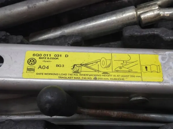 Cric auto SEAT Cordoba II OEM 6Q0011031D image 3