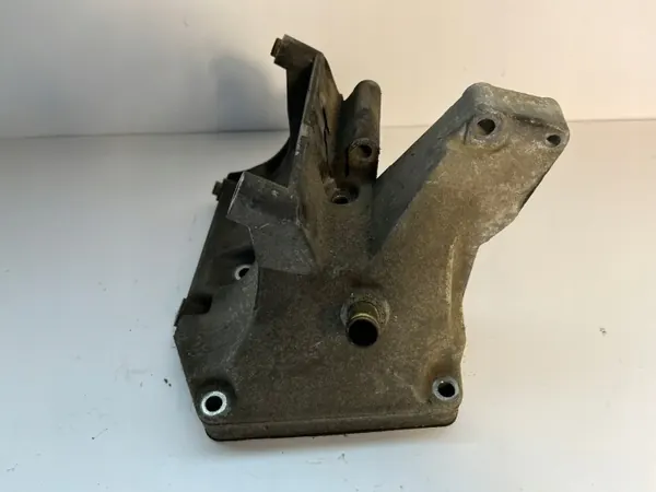 Support Compresseur Clim OEM 1031310935 Mercedes W124 image 4