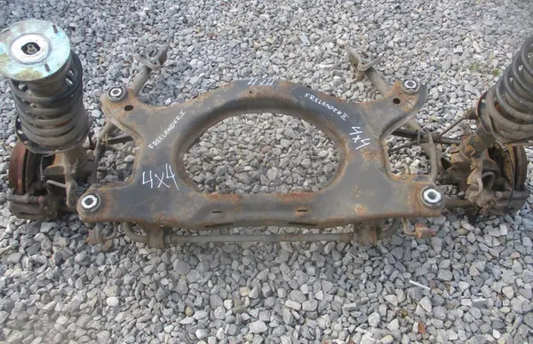 Bakre upphängningsbalk Land Rover Freelander II 2.2 D image 4