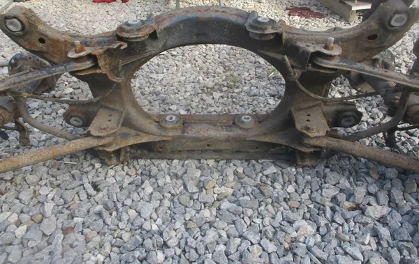 Bakre upphängningsbalk Land Rover Freelander II 2.2 D image 6