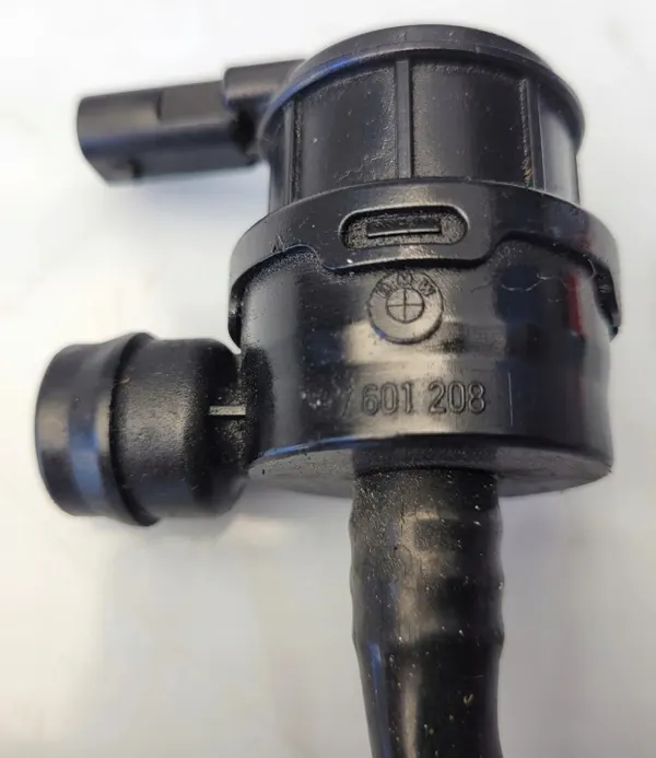 Manguera de ventilación OEM 7636157 para BMW E70 E71 F06 F07 image 4