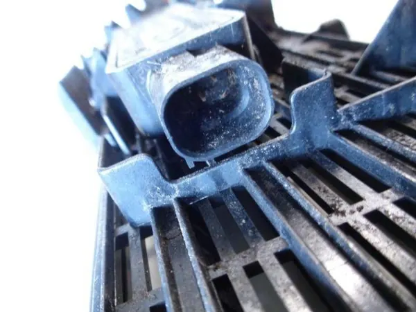 Sonnensensor-Grill OEM 2208300272 für Mercedes W220 image 3