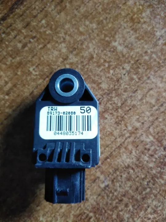 Toyota Auris II Aufprallsensor OEM 89173-02080 image 2
