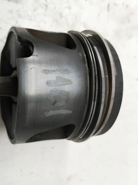 Pistão 81L33 2.5 TDI Volvo V70 II (1999-2007) image 4