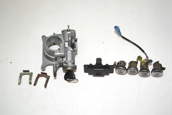Jeu inserts serrures portes x2 OEM MB286733 MB286734 image 2