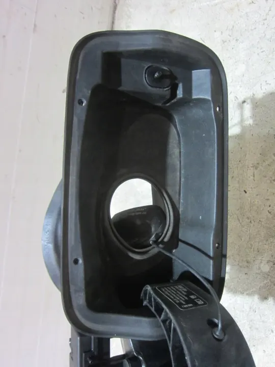 Tapa de combustible BMW 3 F34 OEM 51177278405 - Marrón brillante image 4