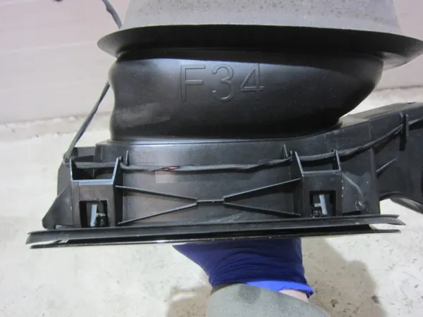 Tapa de combustible BMW 3 F34 OEM 51177278405 - Marrón brillante image 6