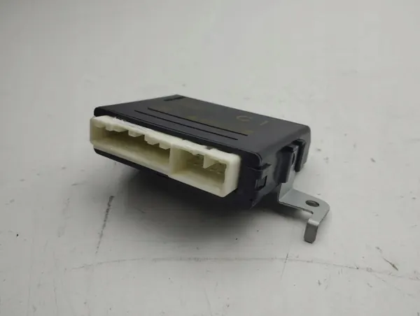 OEM 8922212010 Central Locking Module for Toyota Corolla image 2