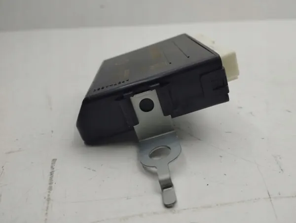 OEM 8922212010 Central Locking Module for Toyota Corolla image 3