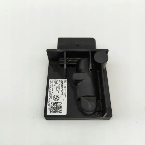 Controlador bomba combustível OEM 5Q0906121L VW Golf VII image 3