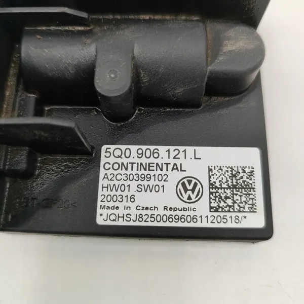 Controlador bomba combustível OEM 5Q0906121L VW Golf VII image 7