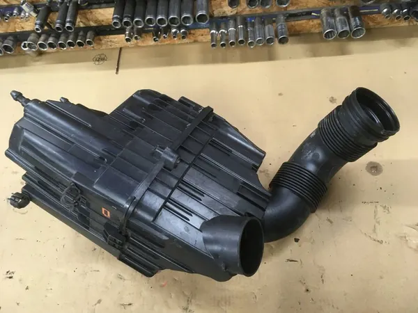 Boîtier de filtre à air Fiat Ducato 2023 52168824 image 2