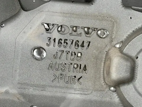 Volvo XC90 II Cubierta Superior Motor OEM 31657647 image 3