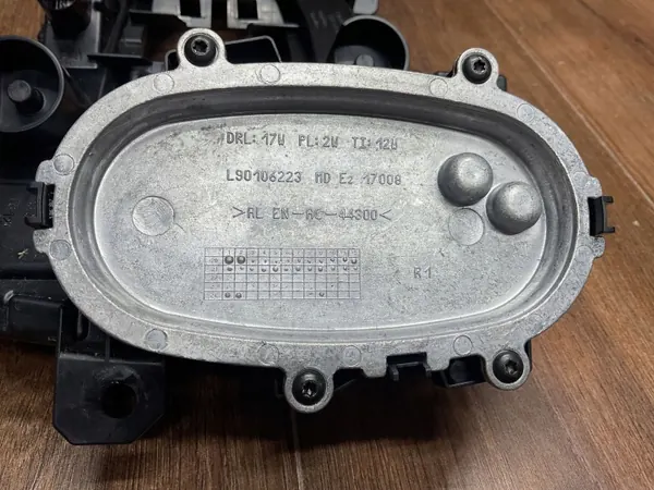 VW T-Roc Rechter Front Halogen DRL OEM 2GA941056K image 9