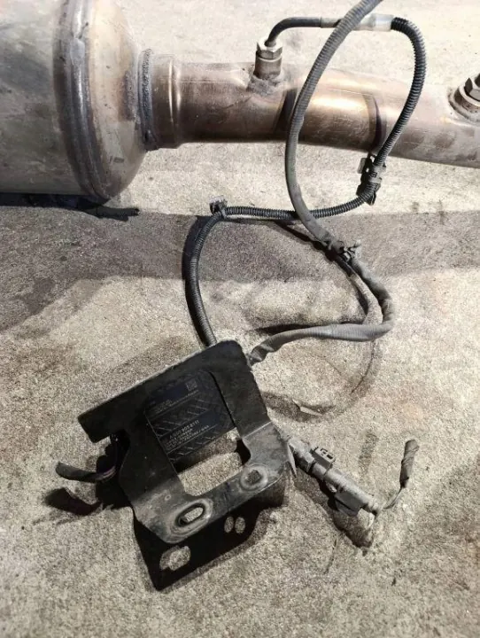 Katalysaattori OEM A4474907400 Mercedes-Benz Vitolle image 3
