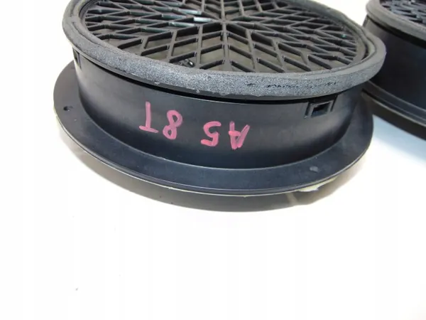 Audi A4 B8 etuovenkaiutin OEM A0112501-A0112502 image 2