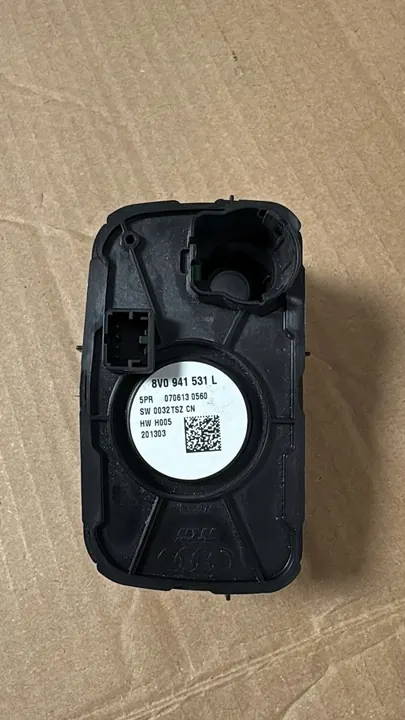 AUDI A3 8V Lichtschakelaar 8V0941531L image 2
