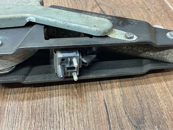 Takcylindrar OEM 1298001674 för Mercedes-Benz SL R129 image 3