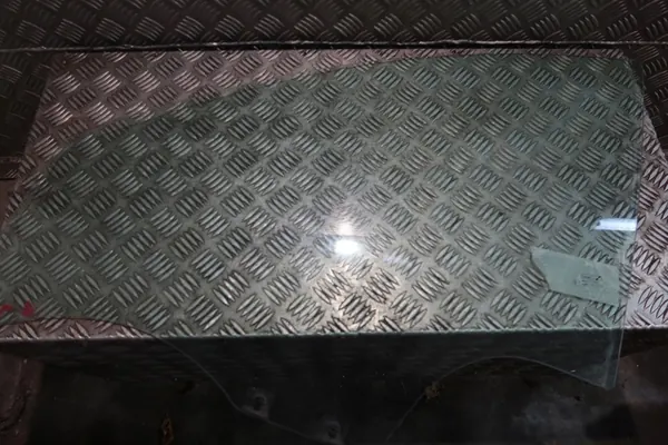 Vasemman etuoven ikkuna Dacia Sandero image 2