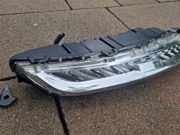 C4 Picasso II Luz LED DRL Derecha Original 9676036480 image 3