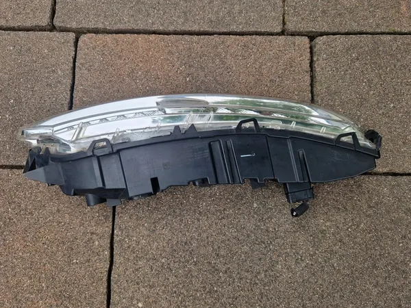 C4 Picasso II Luz LED DRL Derecha Original 9676036480 image 6