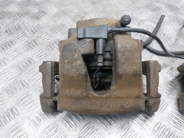 Framhjulsbromsskivor & Bromsok OEM Mercedes C208 CLK image 3