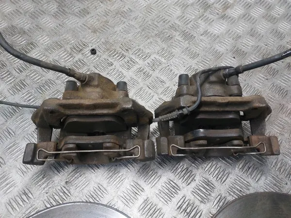 Framhjulsbromsskivor & Bromsok OEM Mercedes C208 CLK image 5