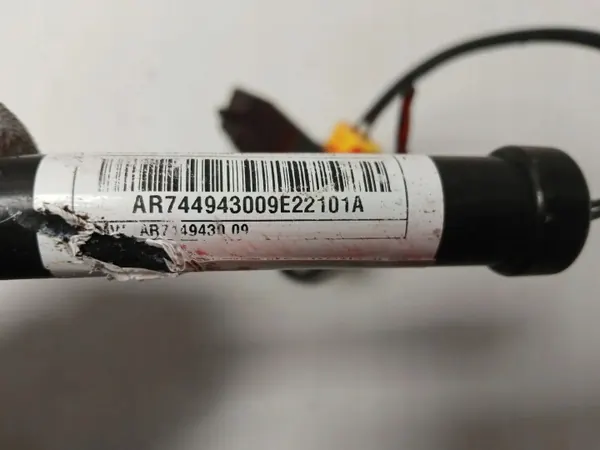 Goupille de capot droit OEM 6895745 pour BMW i4 image 3