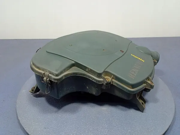 Dacia Logan I Ilmansuodattimen Kotelo 7700274013 image 3