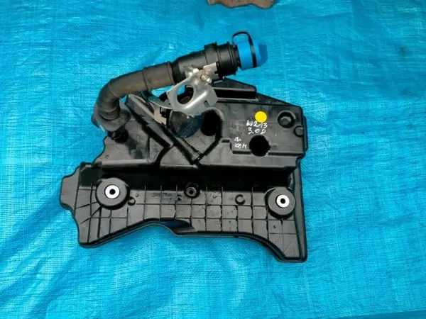 Tanque AdBlue Mercedes-Benz OEM A0994710475 - Usado image 2